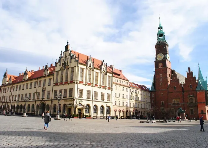 Rr15 - At The Old Market Square-rynek Up To 8 Pers Вроцлав
